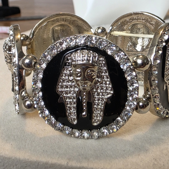 Silver and Black Enamel Egyptian Pharoah Stretch Bracelet - Picture 6 of 10